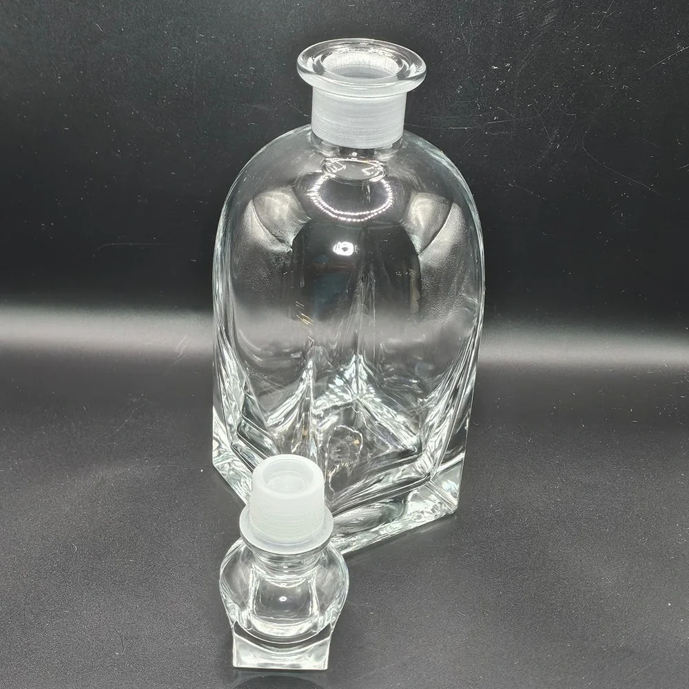 Luigi Bormioli Rossini Crystal Decanter w Stopper Whiskey Liquor Barware 9.5